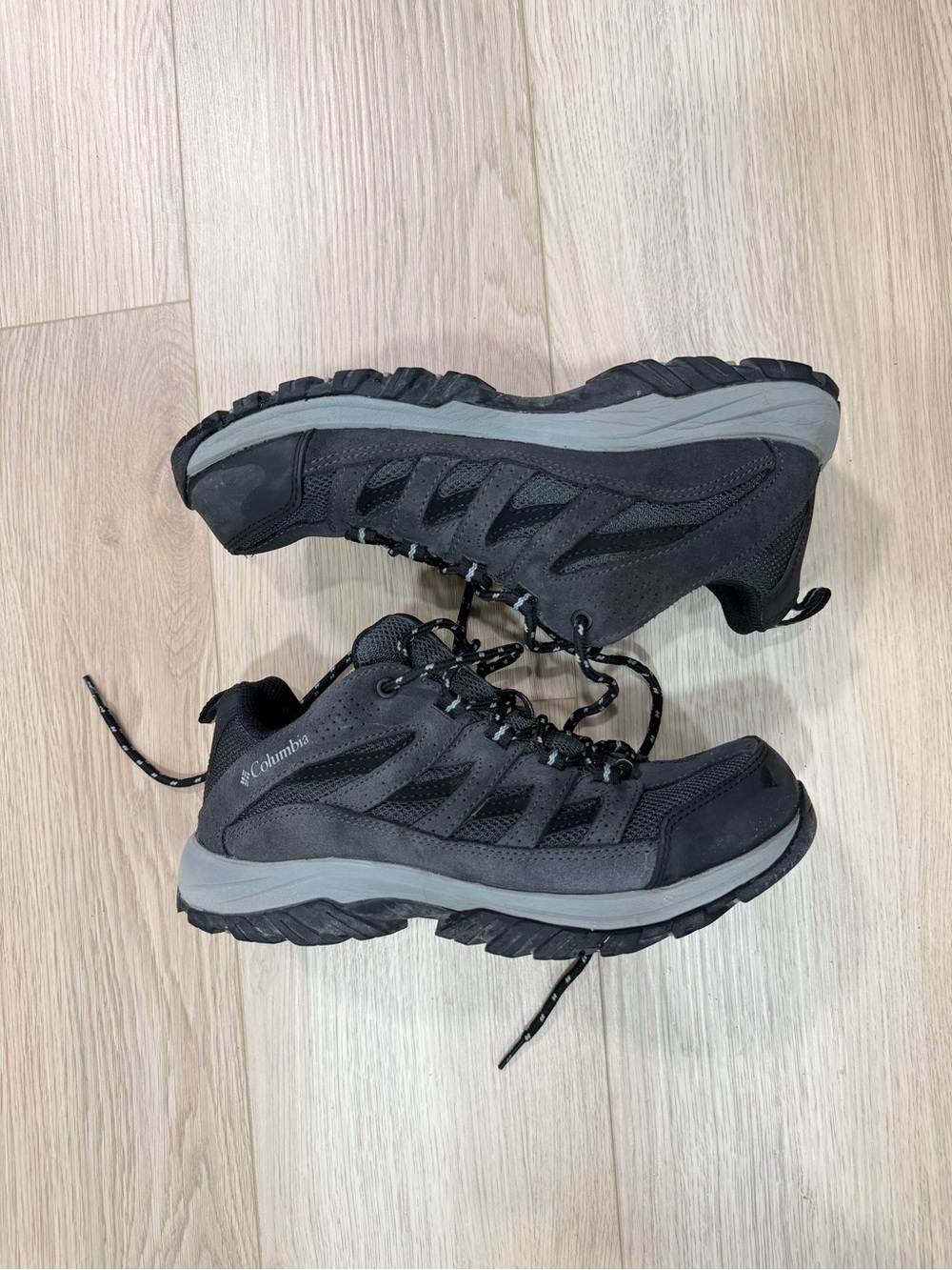 Columbia Men's Black and Gray Trail Hiking Shoe